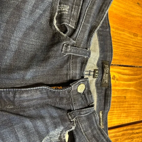 Judy Blue Skinny Blue Jeans Raw Edge Size 27/5 - Picture 6 of 8